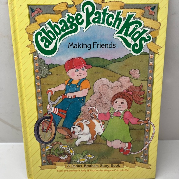 Pair Of Cabbage Patch Kids Parker Brothers Story Book Hardcover 1984 - Picture 2 of 7